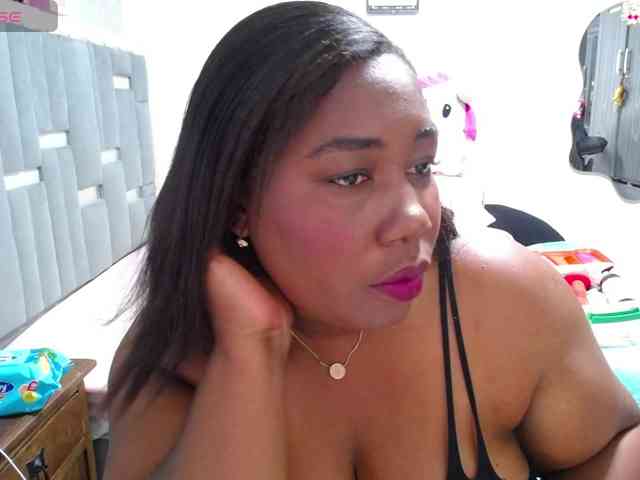 thickebonymilf webcam