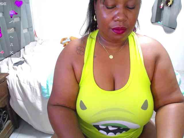 thickebonymilf webcam