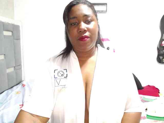 thickebonymilf webcam