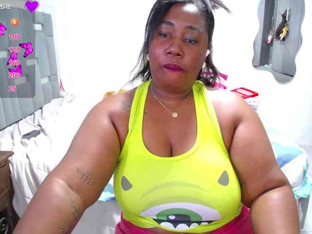 thickebonymilf webcam