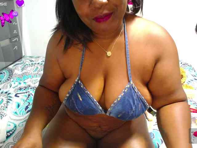 thickebonymilf webcam