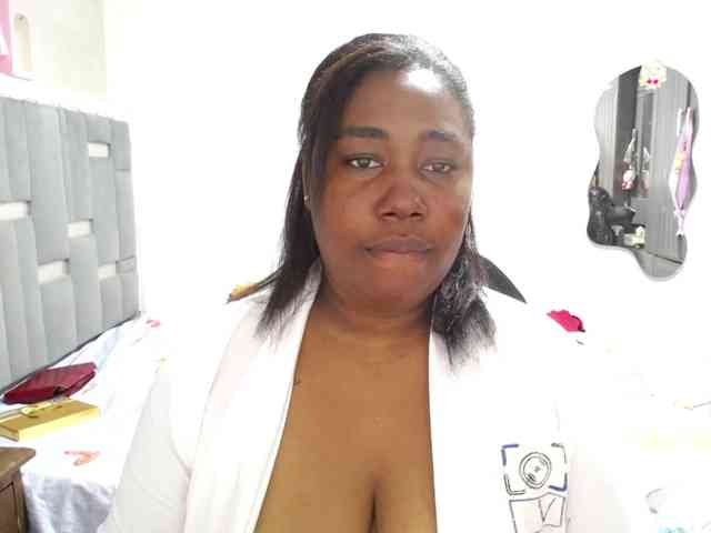 thickebonymilf webcam