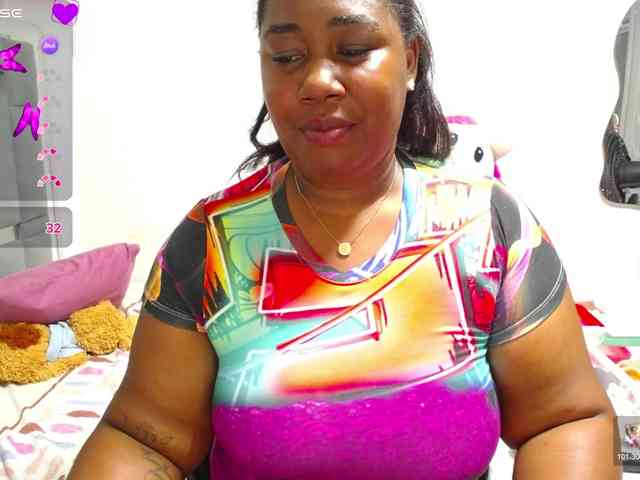 thickebonymilf webcam