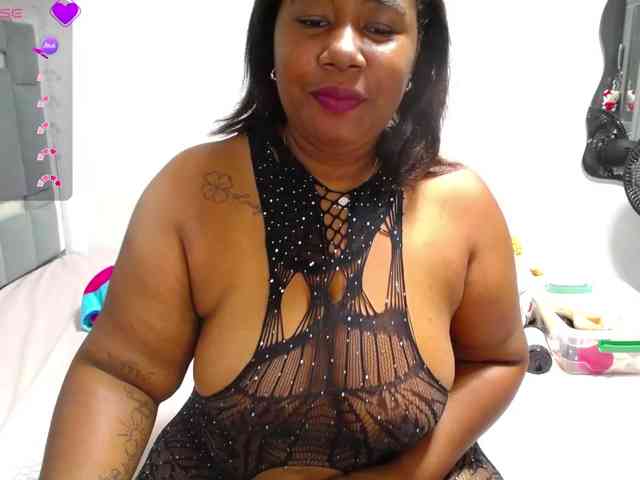 thickebonymilf webcam