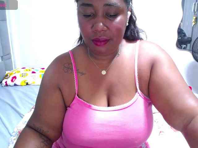 thickebonymilf webcam