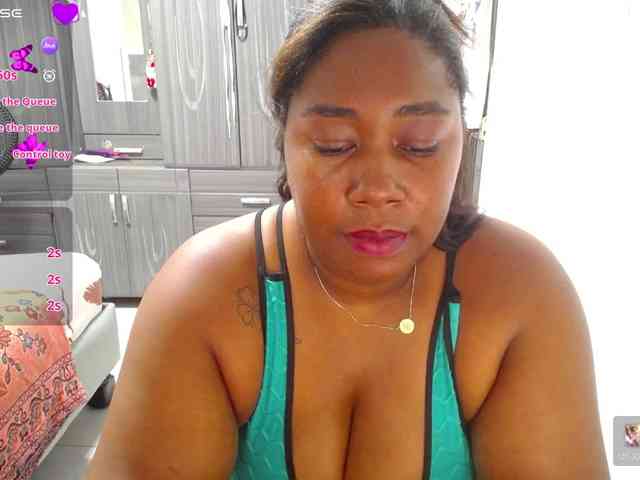 thickebonymilf webcam