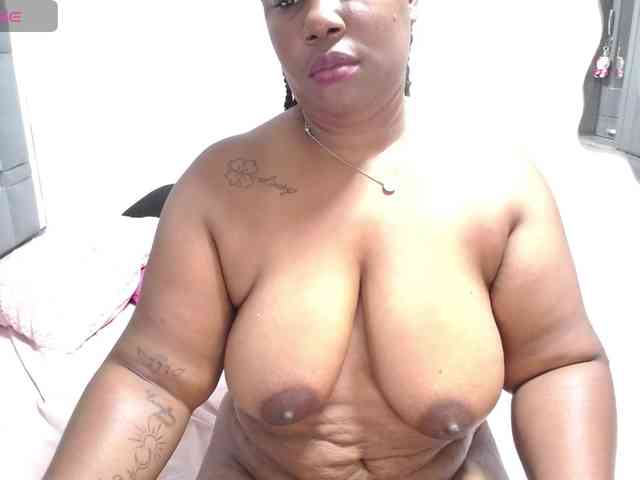 thickebonymilf webcam