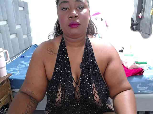thickebonymilf webcam
