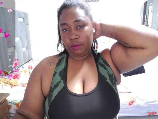 thickebonymilf webcam