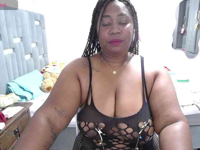 thickebonymilf webcam