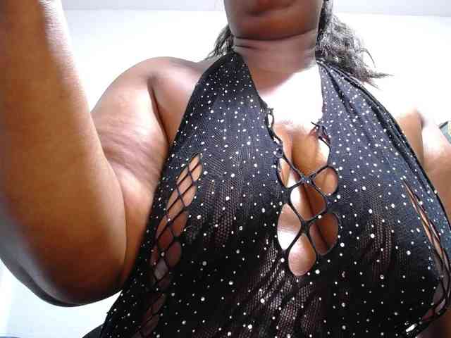 thickebonymilf webcam
