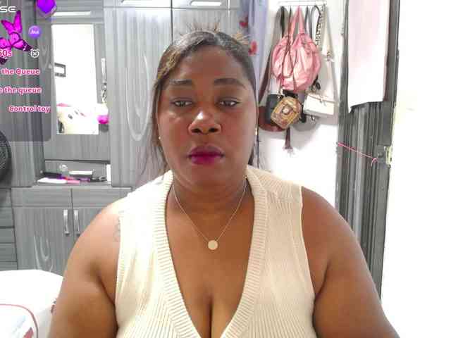 thickebonymilf webcam