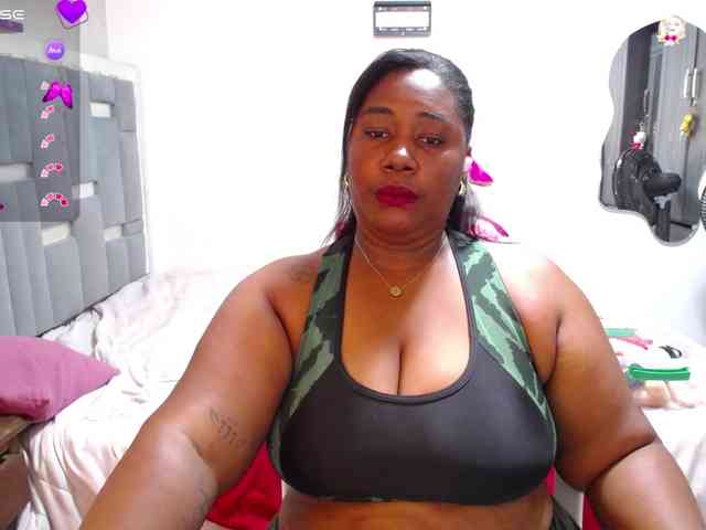 Модель: thickebonymilf