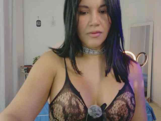 -Milaa- Live Webcam on BongaCams