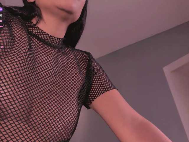charlotte-Cox live cam on BongaCams