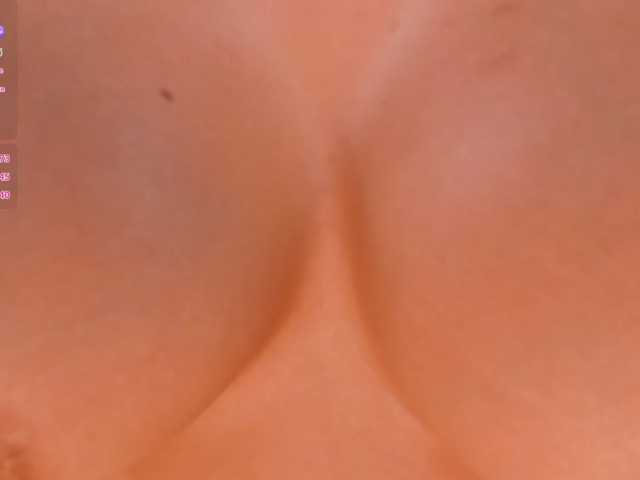 charlotte-Cox live cam on BongaCams