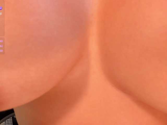 charlotte-Cox live cam on BongaCams