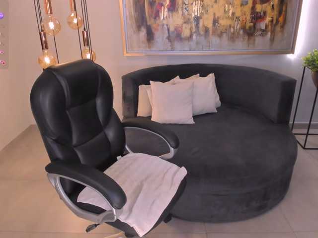 charlotte-Cox, en directo ahora en BongaCams