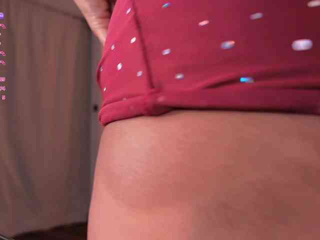 Charlotte-Cox webcam