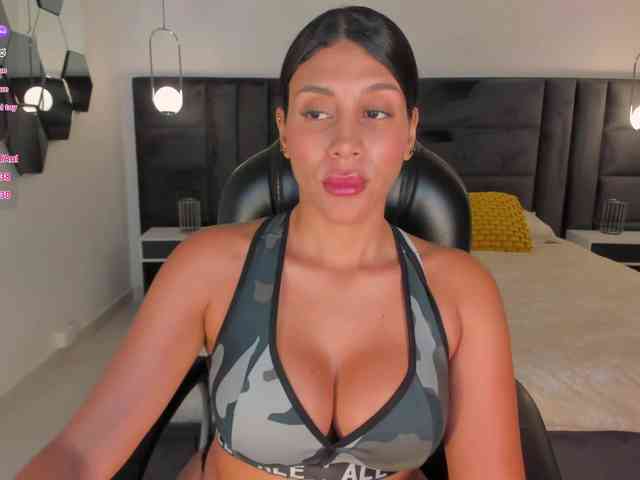 Charlotte-Cox webcam