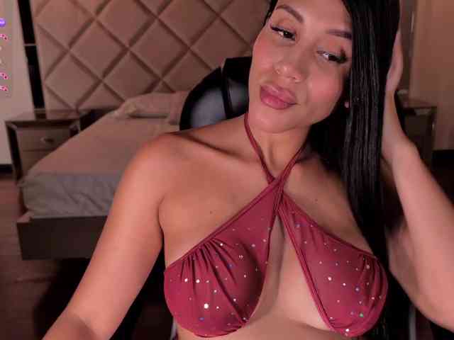 Charlotte-Cox webcam