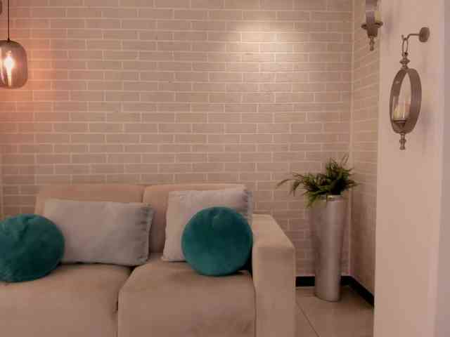 Charlotte-Cox webcam