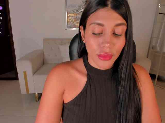 Charlotte-Cox webcam