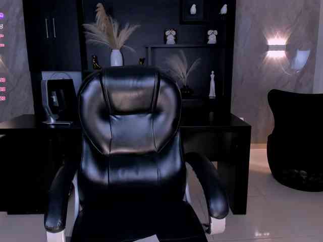 Charlotte-Cox webcam