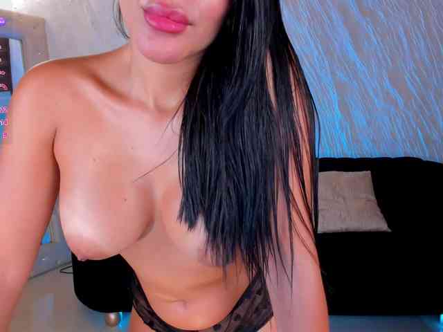 Charlotte-Cox webcam