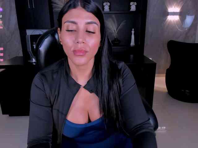 Charlotte-Cox webcam