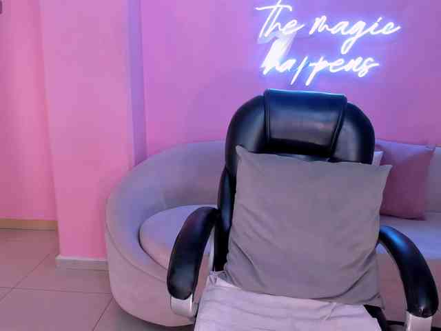 Charlotte-Cox webcam