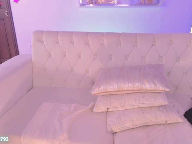 le modèle AlyssaDean est en webcam porno dans un show sur le site bongacams, il possède les tags suivants: Latino/Hispanic,Brunette,Shaved
