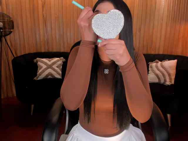 AlyssaDean webcam