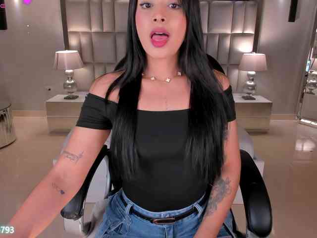 AlyssaDean webcam