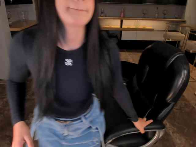 AlyssaDean webcam