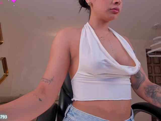 AlyssaDean webcam