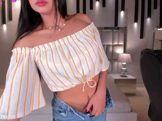 AlyssaDean webcam