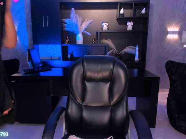 AlyssaDean webcam