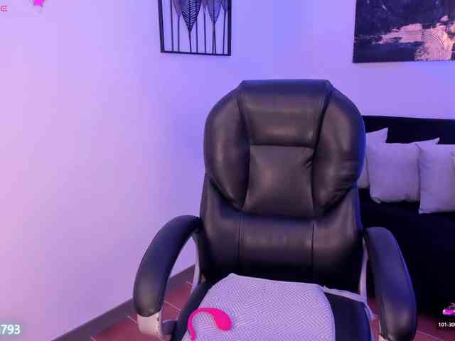 AlyssaDean webcam