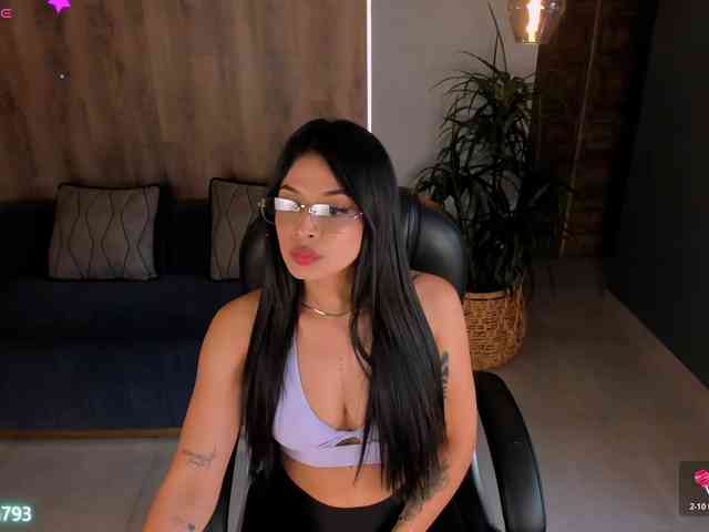 AlyssaDean webcam