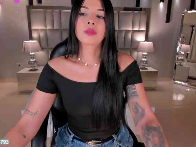 AlyssaDean webcam