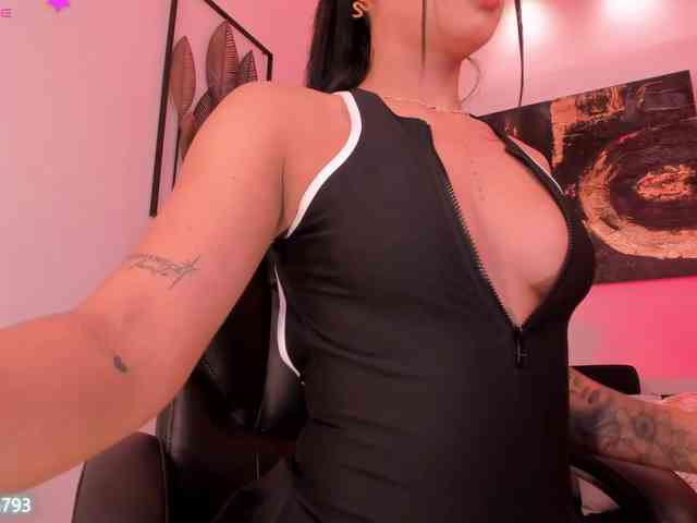 AlyssaDean webcam