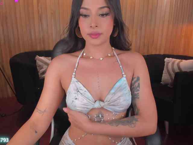 AlyssaDean webcam