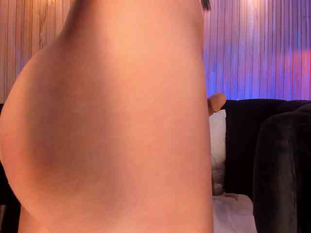 AlyssaDean webcam