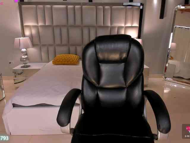 AlyssaDean webcam
