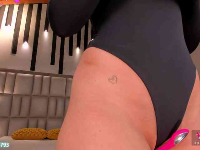 AlyssaDean webcam