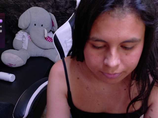 oliviia-love live cam on BongaCams