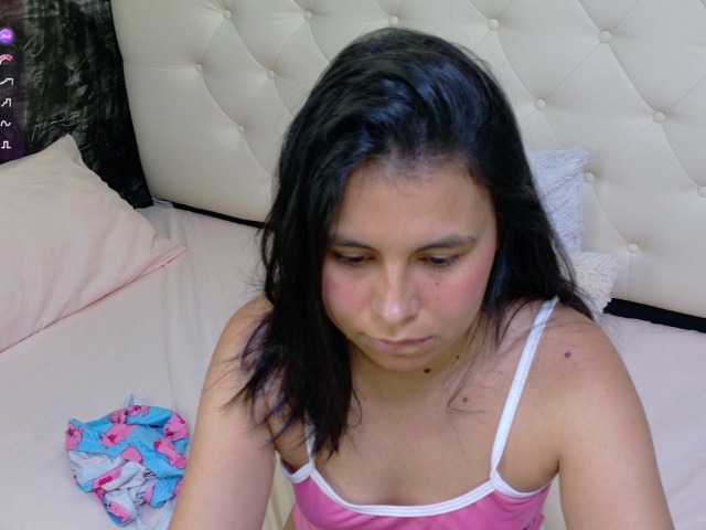 oliviia-love live cam on BongaCams
