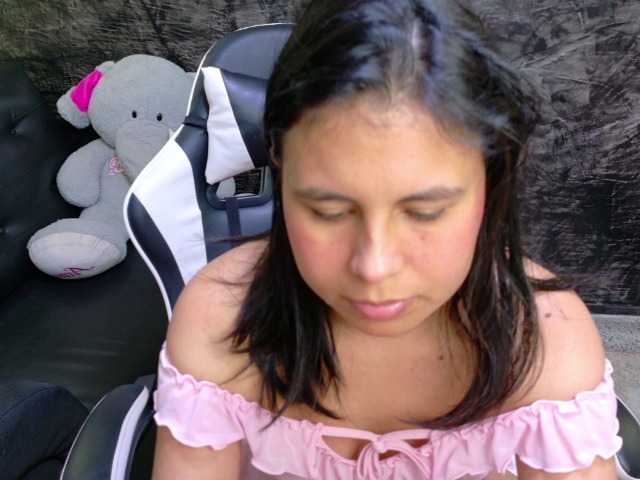 oliviia-love live cam on BongaCams