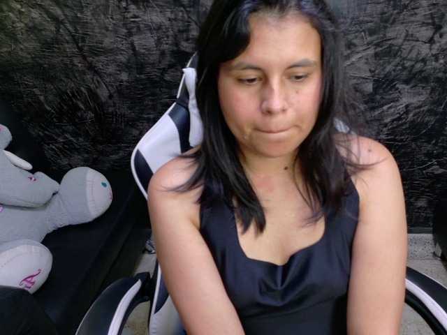 oliviia-love live cam on BongaCams